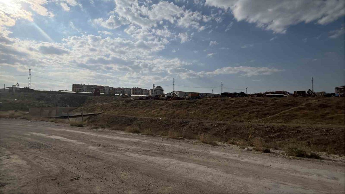 Konya’da taşlı bıçaklı kavgada 4 kişi yaralandı