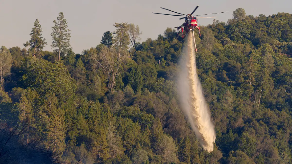 ABD'de yangın söndürme helikopteri düştü: 2 kayıp