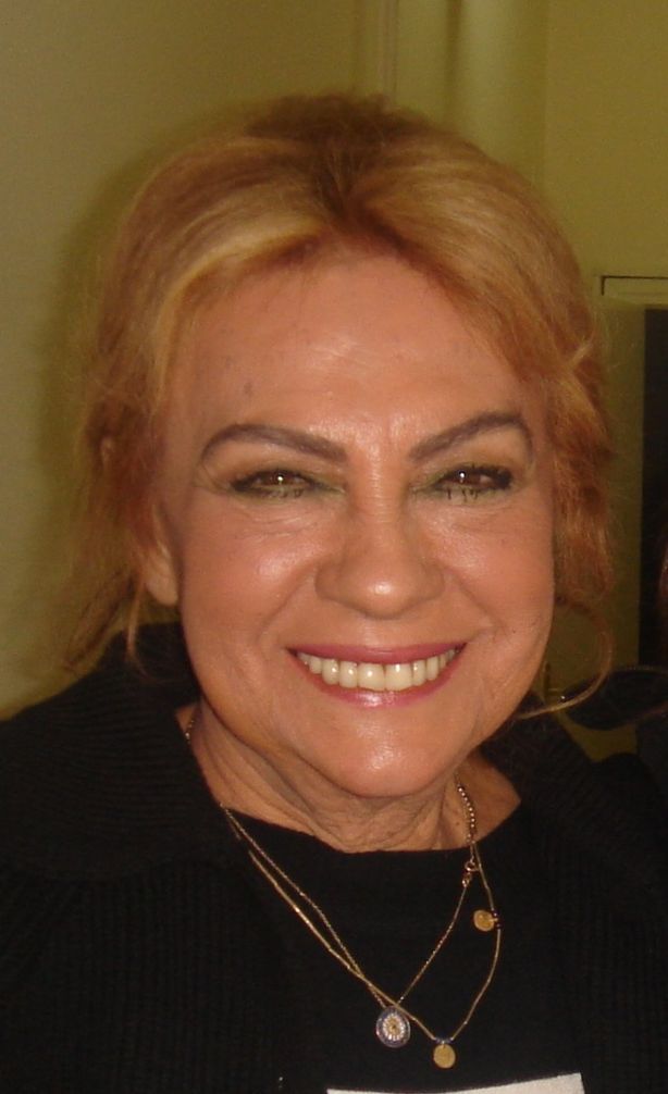 Kerem Alışık'tan annesine duygu yüklü şiir..