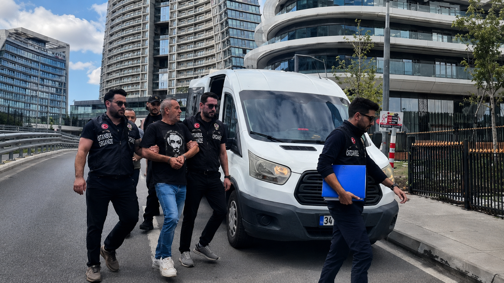 Galatasaray-Çorum FK maçında karaborsa bilet satan 2 şüpheli tutuklandı