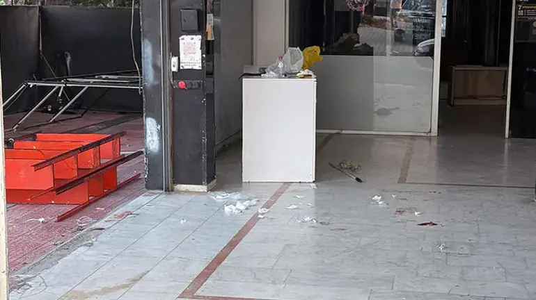 Sözlü tartışma katliama dönüştü: Baba ve oğlu öldü, anne yaralı
