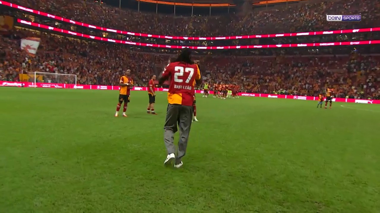 Galatasaray, Göztepe’yi 3-2 mağlup etti! Leão taraftarı selamladı