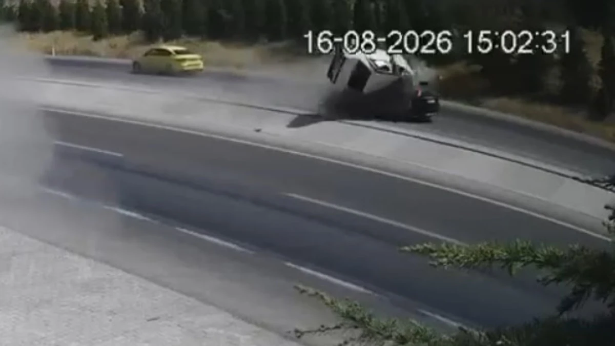 Konya'da korkunç kaza: Otomobil karşı şeride geçti! 2 kişi hayatını kaybetti hakkında ikinci haber görseli