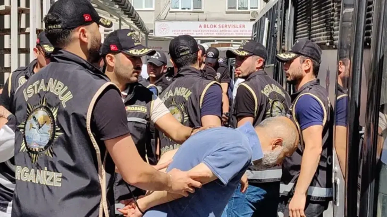 Son Dakika | Yeni nesil çetelere operasyon: 818 kişinin hesabına el konuldu hakkında ikinci haber görseli
