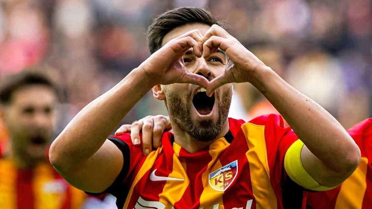Takımı küme düşünce kendini Süper Lig’e attı hakkında ikinci haber görseli