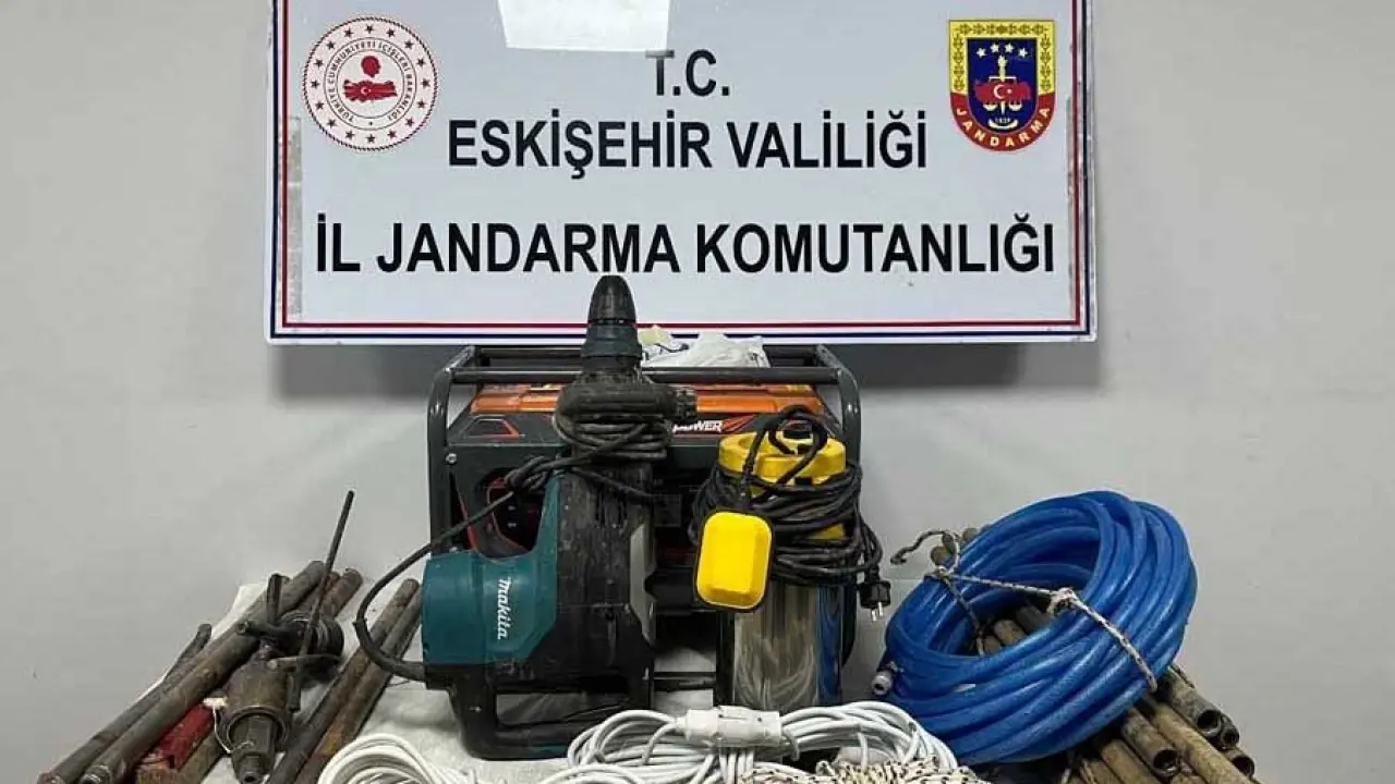 Eskişehir'de kaçak kazı yapan 5 şüpheli suçüstü yakalandı