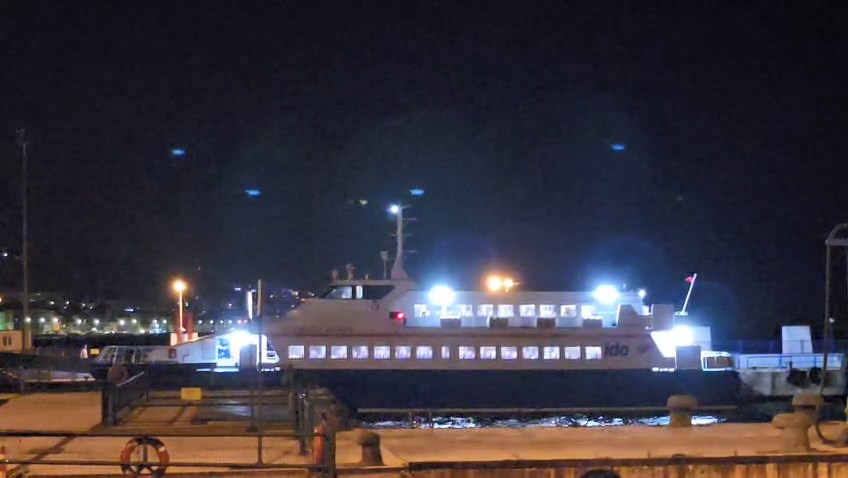Marmara'da Panik. Feribot iskeleye çarptı.